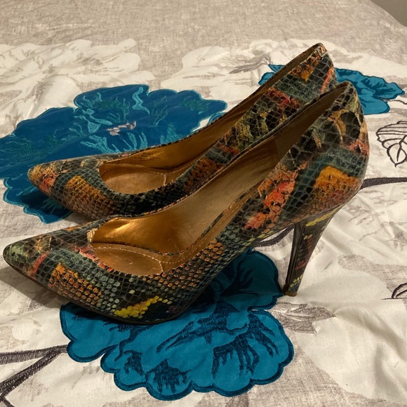 BCBGeneration - Picture 3 of 5